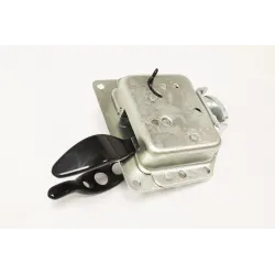 TAILGATE DOOR HANDLE AND LATCH